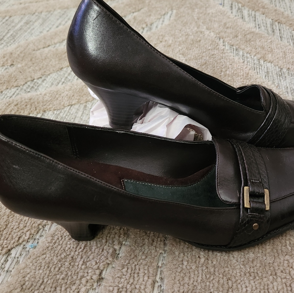 A2 By AEROSOLES BACELONA SIZE 7.5 M Elegant Black Low Heels Pumps Buckle - Picture 7 of 14